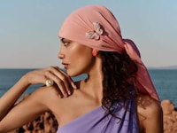 Ultra-Extravagant Jewelry Capsules Image 6