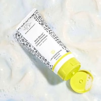 Low-Lather Cream Cleansers Image 1