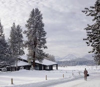 Volcanic Landscape-Informed Lodges Image 3
