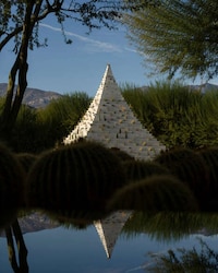 Artful Pyramid Installations Image 1