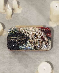 Luxurious Holiday Gift Collections Image 6