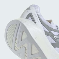 Ultra-Plump Sleek Running Shoes