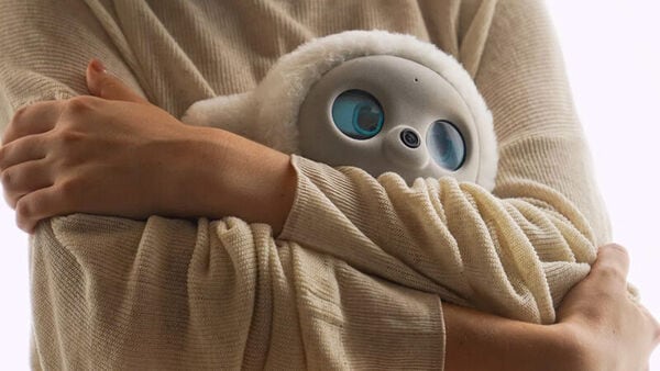 Emotional AI-Powered Robot Pets Image 2