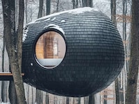 Modern Rounded Treehouse Pods Image 1