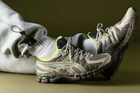 Highly Technical Sleek Runners Image 1