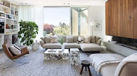 Light-Filled Open Beach Houses Image 4