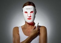 LED Light Therapy Masks Image 3