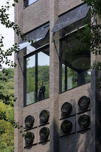 Funnelled Light Forested Spas Image 4