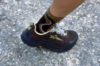 Collaborative Hiking Trail Runners Image 1