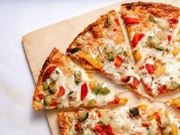 Cauliflower Crust Pizzas Image 4