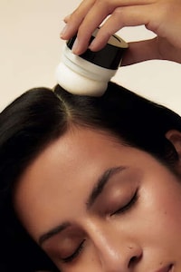 Non-Aerosol Dry Shampoos Image 1