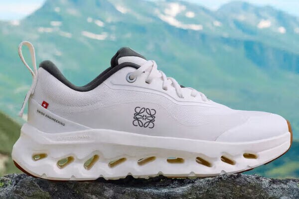 Co-Designed Ultra-Light Sneakers : Cloudtilt 2.0