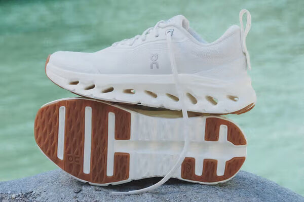 Co-Designed Ultra-Light Sneakers : Cloudtilt 2.0