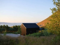 Elemental Black Modern Cabins Image 4
