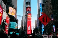 Harmony-Emphasizing 3D Advertisements Image 1
