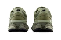 Militaristic Green Lifestyle Sneakers Image 3