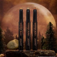 Vampire Film Makeup Capsules Image 7