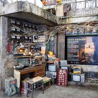 Airport-Based Retro Art Installations Image 3
