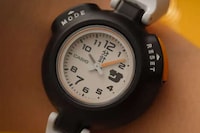Sauna-Friendly Dynamic Timepieces Image 1
