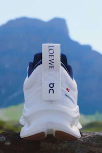 Co-Branded Premium Running Shoes Image 2