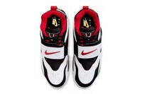 Dynamic Sporty Tonal Sneakers Image 4