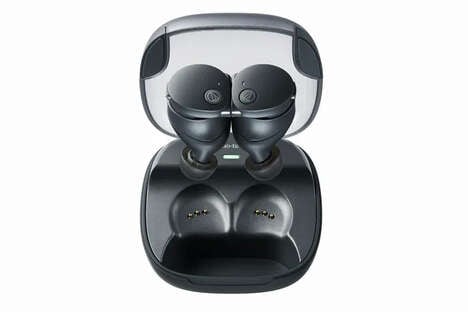 Automatic Power-Managing Earbuds