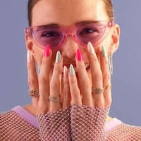 Nourishing Press-On Nails