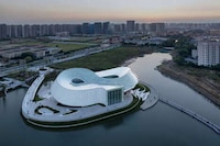 Infinity Loop-Shaped Museums Image 1