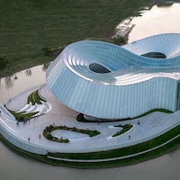 Infinity Loop-Shaped Museums Image 2