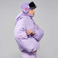 Stunning Cropped Puffer Jackets Image 2