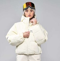 Stunning Cropped Puffer Jackets Image 8