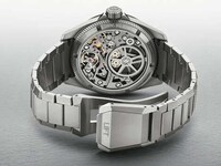 Opulent LNY-Inspired Wristwatches Image 4