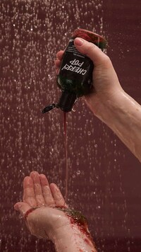 Color-Changing Shower Gels Image 1