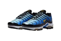 Bold Tonal Golf Sneakers Image 2