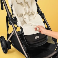 Modular E-Powered Strollers Image 4