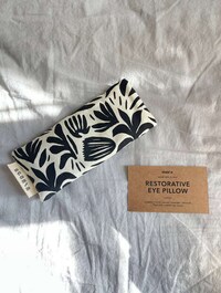 Relaxation-Promoting Eye Pillows Image 4