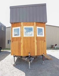 Compact Double-Axle Trailer Homes Image 3
