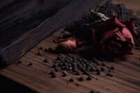Romantic Fragrant Candles Image 2