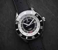 Balanced Aesthetic Americana Timepieces Image 4