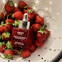 Long-Lasting Radiant Fragrances Image 4