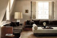 Understated Modernist Artful Homes Image 2