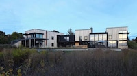 Multigenreational Seaside Renovation Projects Image 4