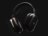 AI-Powered Next-Gen Headphones Image 3