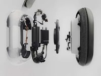 AI-Powered Next-Gen Headphones Image 8