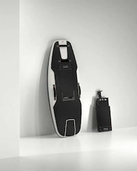 Beginner-Friendly Electric Surfboards Image 4