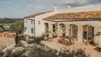 Farmhouse-Converted Vacation Homes Image 4