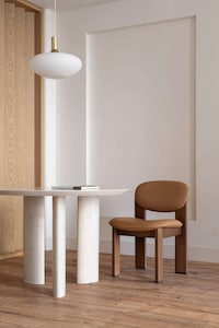 Dynamically Fluid Chair Designs Image 1