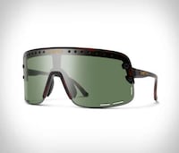 Retro-Style Performance Sunglasses Image 4