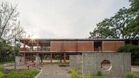 Red-Painted Steel River Parks Image 4