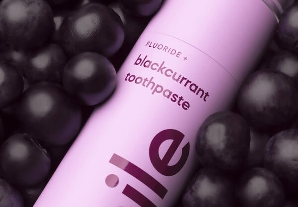 Jammy Blackcurrant Toothpastes Image 1